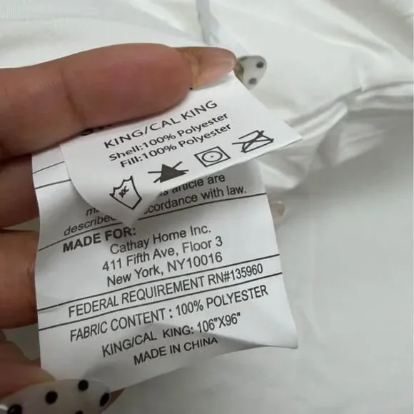 3 Piece Cal-King/King White Floral Pintuck Comforter Set New